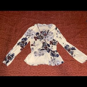 Super cute lightweight blouse!